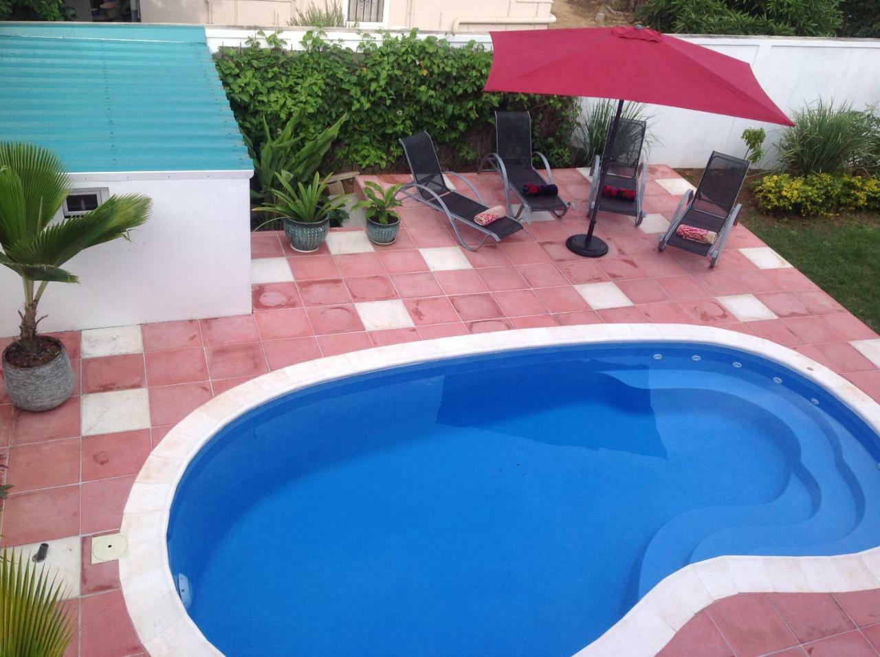 Fayruz Villa Is A 3 Bedroom, 3 Bathroom Detached House With Ac And Swimming Pool 5 Minutes Walk From Flic En Flac Public Beach Εξωτερικό φωτογραφία
