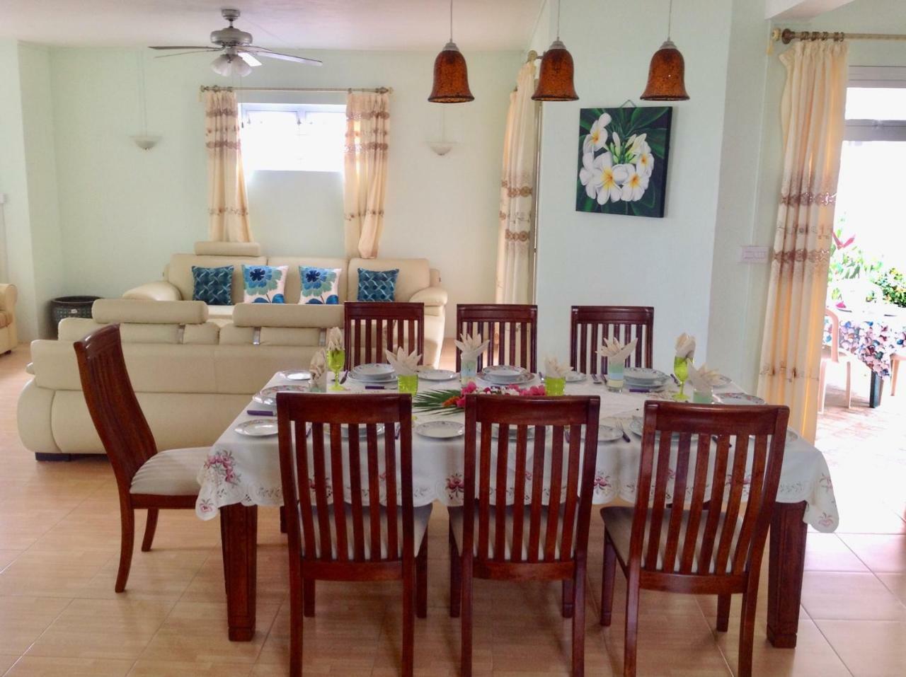 Fayruz Villa Is A 3 Bedroom, 3 Bathroom Detached House With Ac And Swimming Pool 5 Minutes Walk From Flic En Flac Public Beach Εξωτερικό φωτογραφία